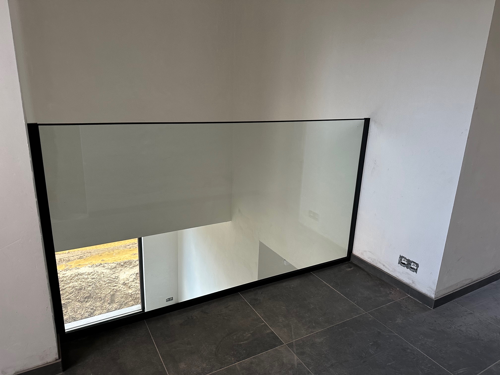 Glazen balustrade op overloop - Glas & Maatwerk project door Joos Technics